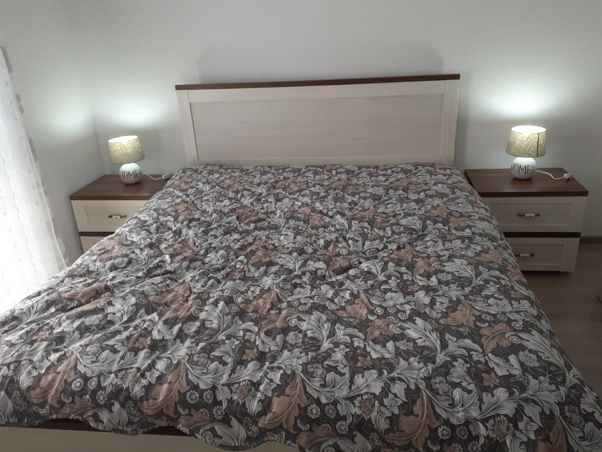Sara Apartman Livezeni  Exterior foto